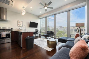 HostWise Stays - The Washington at Chatham - Park Free, Gym, More!